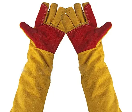 A Type of Safety Glove Used To Protect Hand While Welding